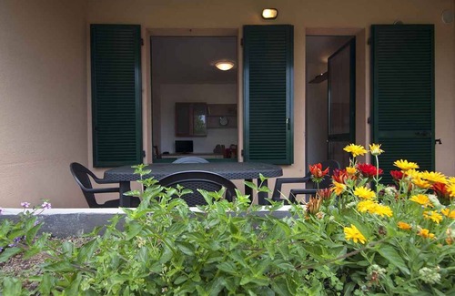 Follonica Apartment | Relaxing Holiday Apartment with Pool and Ocean Views