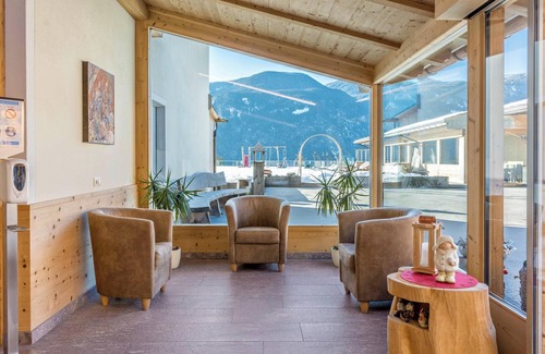 Albions Apartment | Cozy Morgengruß Apartment with Mountain View & Balcony