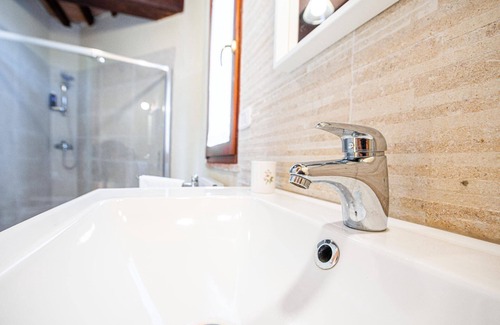 Sant'Angelo In Colle Apartment | Cozy Montalcino Apartment for 2-4 with Kitchen & Breakfast