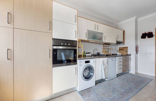 Funchal Apartment | Cozy Morning View Terrace: Sea Views & Shared Pool Access
