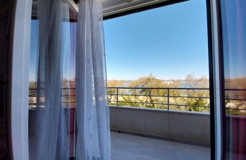 Murter Apartment | Cozy Holiday Apartment in Murter for Unforgettable Stays