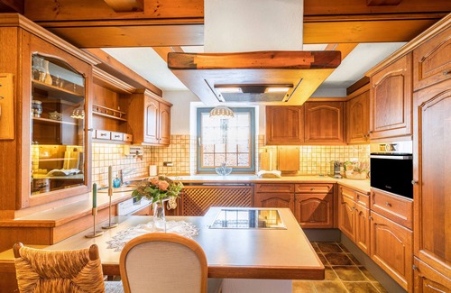 Dachau District Apartment | Holiday Apartment 'Munich Hideaway' with Private Garden and Balcony