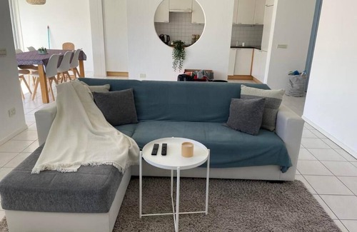 Muralto Apartment | Cozy Muralto Apartment for Families with Essential Amenities
