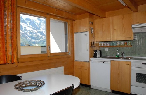 Murren Apartment | Stunning Holiday Apartment Mürren for 6 with Breakfast