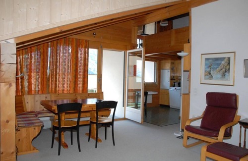 Murren Apartment | Stunning Holiday Apartment Mürren for 6 with Breakfast