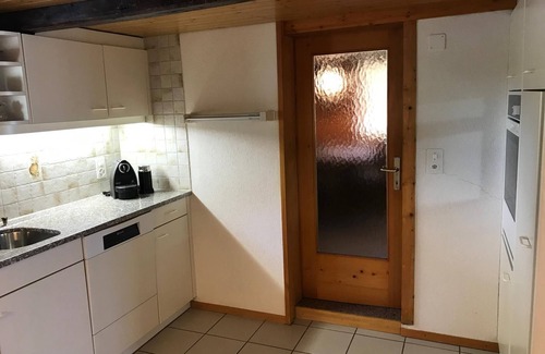Murren Ski Chalet | Cozy Holiday Apartment in Mürren for 4 Guests