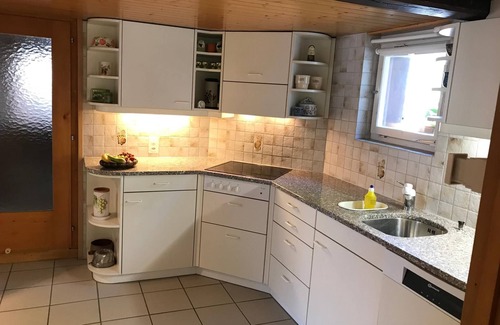 Murren Ski Chalet | Cozy Holiday Apartment in Mürren for 4 Guests