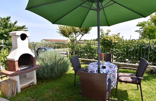 Đuba Apartment | Cozy Holiday Apartment Near the Beach with Ocean Views