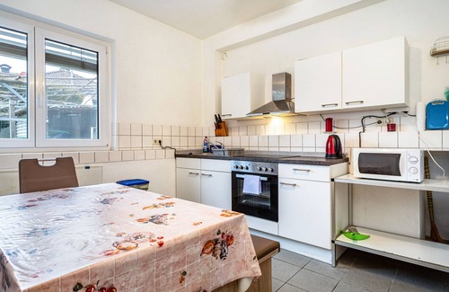Neukirch Apartment | Cozy Holiday Apartment 'Nguyen Und Le 2' with Wi-Fi & Kitchen