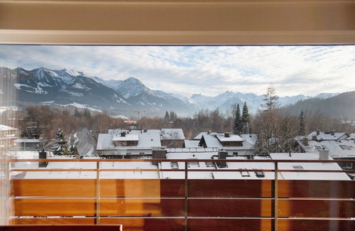 Sonthofen Apartment | Holiday Apartment 'Nini's Berge' with Panoramic View, Shared Garden and Wi-Fi