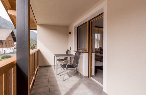 Santo Stefano Apartment | Cozy Holiday Apartment 'Obergasserhof Tiroler' with Garden