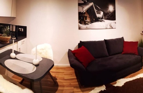 Tiefenbach Apartment | Cozy Holiday Apartment Oberstdorf for Two with Great Amenities