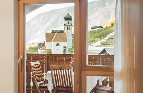 Rifiano Apartment | Stunning 'Oberegghof Hahnenkamm' with Mountain Views & Wi-Fi