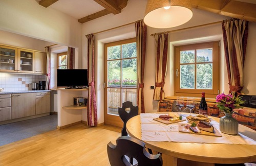 Parrocchia di San Sigismondo Apartment | Pet-Friendly Holiday Apartment "Oberplunerhof" with Balcony