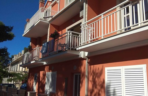 Brna Apartment | Beachfront Holiday Apartment with Ocean View & Spa Access