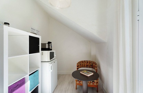 Armenime Apartment | Relaxing Oceanfront Apartment 'Pardelo' with Free Wi-Fi