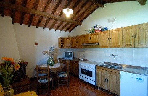 Castiglione del Lago Apartment | Cozy Holiday Apartment Pucciarelli with Pool for 5 Guests