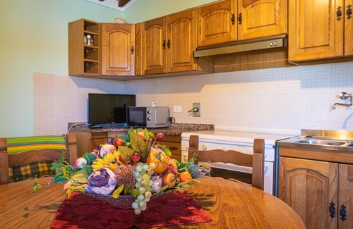 Castiglione del Lago Apartment | Cozy Holiday Apartment Pucciarelli with Pool for 5 Guests