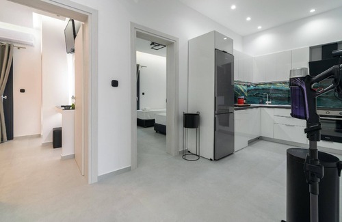 Neos Marmaras Apartment | Spacious Holiday Apartment Paradisos with Ocean Views