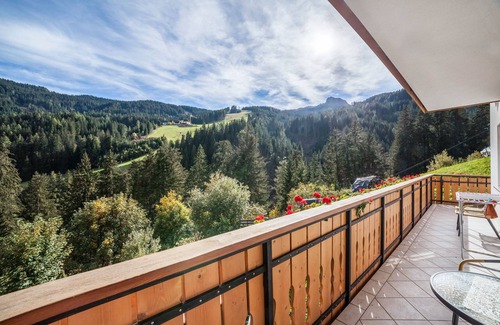 Racines Apartment | Cozy "Parigger Apt Zirbe" with Balcony & Shared Garden