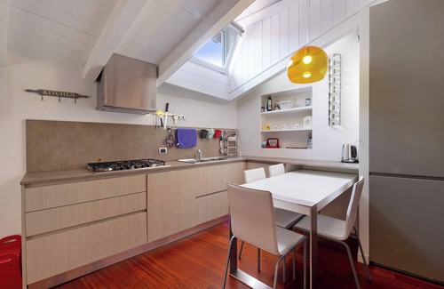 Citta Alta Apartment | Stylish Penthouse in Città Alta, Bergamo with Wi-Fi
