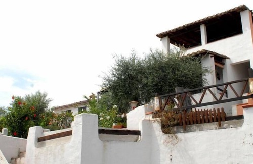 Sarroch Apartment | Cozy Perd 'e Sali Apartment with Kitchen & Breakfast for 4