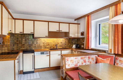 Leogang Apartment | Holiday Apartment "Pfeffer" with Mountain View and Wi-Fi