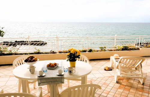 Pizzo Apartment | Cozy Twin House in Pizzo: Ideal for Families and Groups