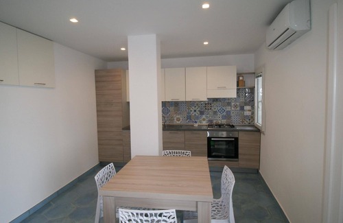Pizzo House | Cozy Holiday Apartment in Pizzo with Ocean View & Kitchen