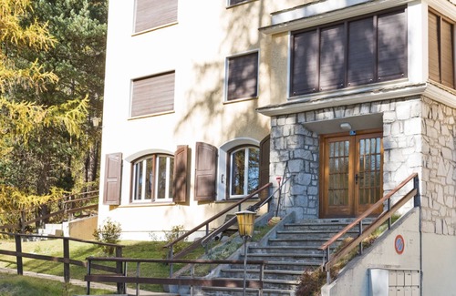 Pontresina Apartment | Cozy 2-Bedroom Holiday Apartment in Pontresina for Families