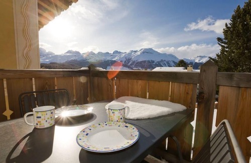 Pontresina Apartment | Cozy Pontresina Apartment for 2 with Breakfast & Kitchen