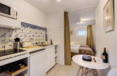 Praia Da Granja Ski Chalet | Seaside Retreat at Praia Da Granja with Ocean View & Garden
