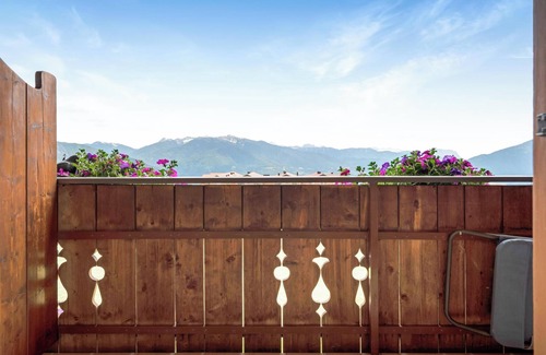 Maranza Apartment | Mountain View Holiday Apartment with Sauna & Garden Amenities