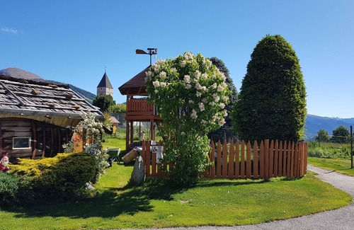 Maranza Apartment | Mountain View Holiday Apartment with Sauna & Garden Amenities