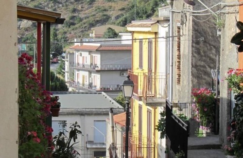 Rodi Milici Apartment | Comfortable Holiday Apartment Rodì for Up to 8 Guests
