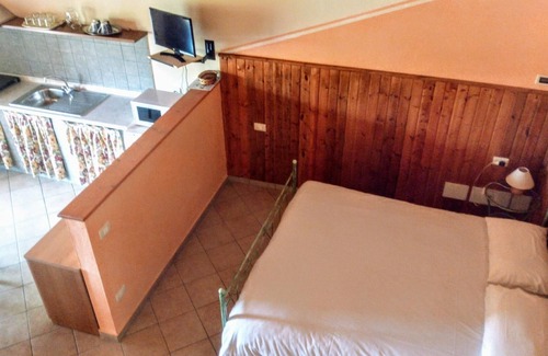 Renzano Other | Cozy Farmhouse Holiday Apartment in Salò for Couples