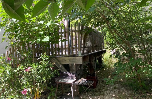 Sarrians Apartment | Cozy Holiday Apartment in Sarrians with Pool and Kitchen