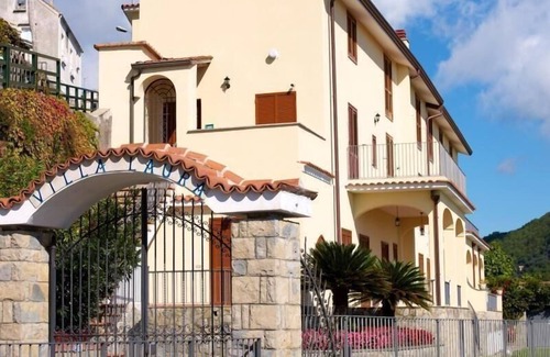 Scala Apartment | Cozy Holiday Apartment Scala for 2-4 with Pool & Kitchen
