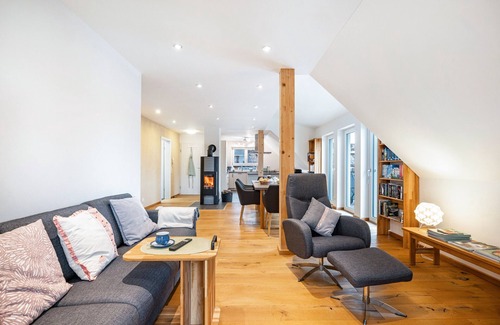 Burgfelden Apartment | Holiday Apartment Schatz with Terrace, Balcony and Wi-Fi