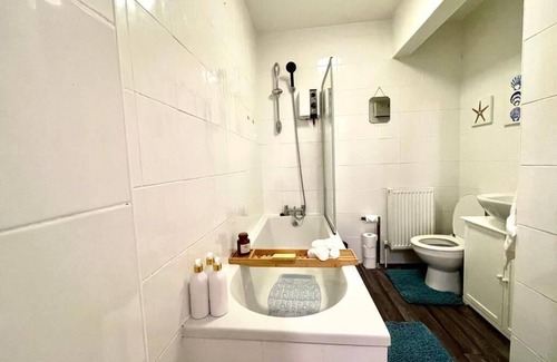 Calder Bridge Apartment | Cozy Seascale Apartment for Families with Kitchen & Free Breakfast