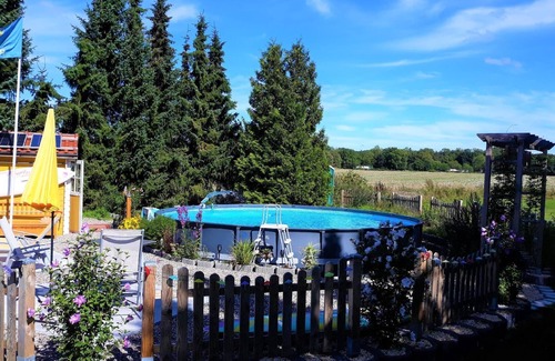 Sehlen Apartment | Cozy Holiday Apartment Sehlen for Couples with Pool Access