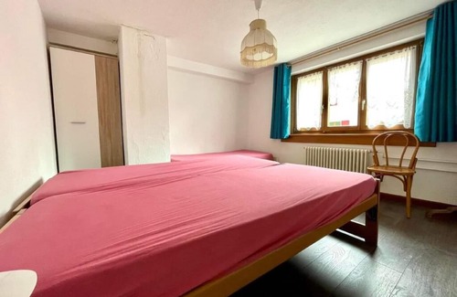 Clos du Doubs Apartment | Cozy Holiday Apartment Seleute for 2-8 Guests with Amenities