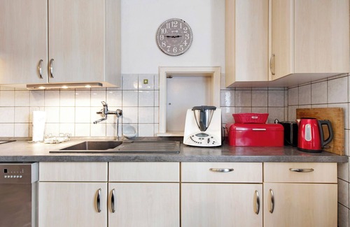 Staufen im Breisgau Apartment | Perfect Holiday Apartment "Sink" with Private Terrace & Garden