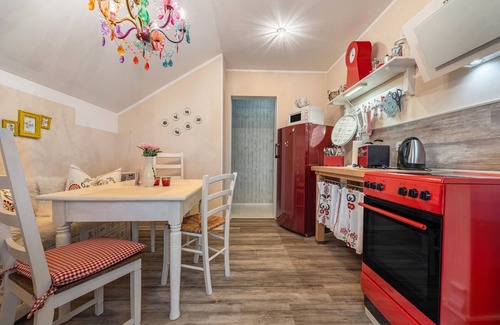 Holzminden Apartment | Holiday Apartment "Solling-Lounge" with Shared Garden, Balcony and Wi-Fi