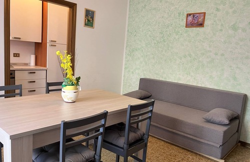 Viserbella Apartment | Sea View Holiday Apartment "Sole" with Shared Garden & Wi-Fi