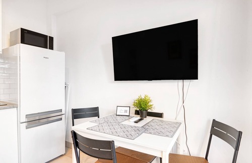 Grau i Platja Apartment | Cozy Holiday Apartment "Soleole1" with Ocean View & Wi-Fi