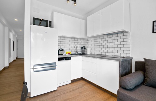 Grau i Platja Apartment | Cozy Holiday Apartment "Soleole7" with Ocean View & A/C