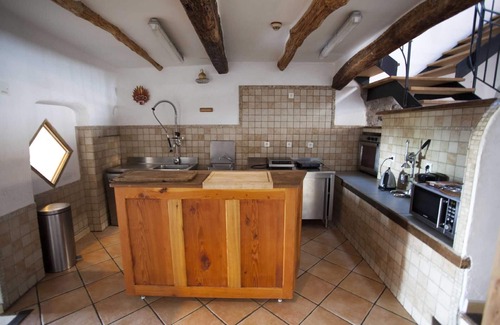 Saint-Jeannet Apartment | Spacious St Jeannet Apartment for Groups with Kitchen & Breakfast