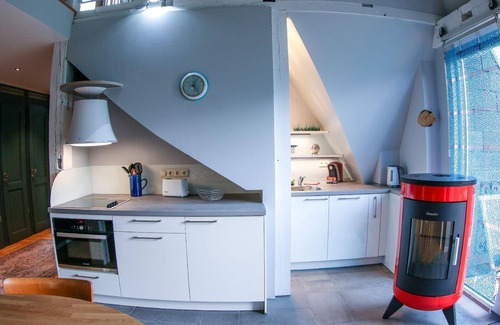 Stade Apartment | Cozy Holiday Apartment in Stade for Families and Groups