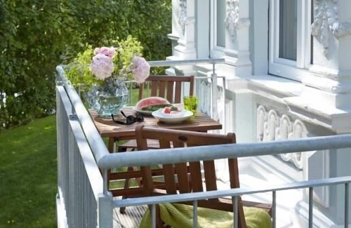 Stade Apartment | Cozy Holiday Apartment in Stade for Families and Groups
